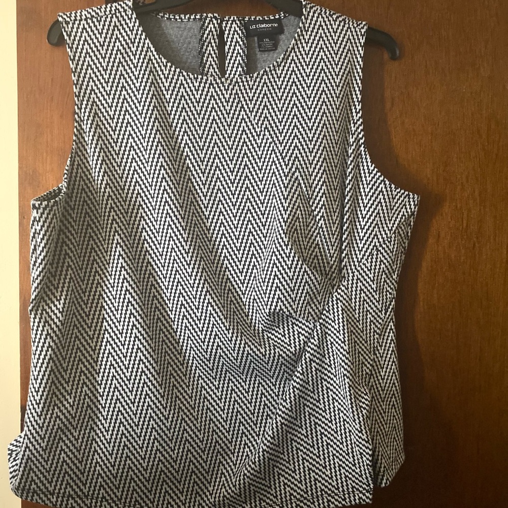Liz Claiborne Career womens top, black and white, size XXL, NWOT (never worn)